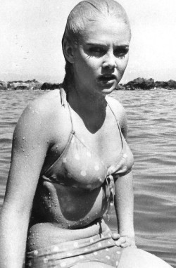 modbeatnik:  Sue Lyon in The Night of the Iguana, 1964 