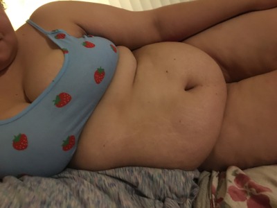 Porn photo trixxidiamond:As Sweet As Strawberries 🍓#curvy