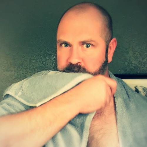 ruffhauzer:  I married that hooker💗💗💗💗