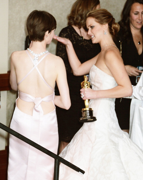 jaymellark:  dontlethimtakeyoufromme:  Jennifer Lawrence talking about Josh Hutcherson 