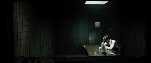 clubfincher:10 Frames of Fincher: Se7en, 1995 (cin. Darius Khondji)