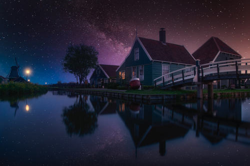 drxgonfly:Night & Starry Night (by Alexander Schitschka) Photographer’s Website | Flickr | 500px