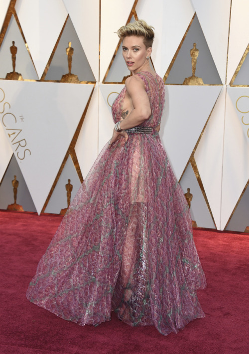 Scarlett Johansson stuns on Oscars Red Carpet in a gown by Tunisian  fashion designer “Az