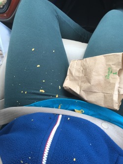 libra88desires:  awkwardassbitch:  thatnigga-ian:  tylabeet:  Eating beef patties in the car be like..   i know that struggle all to well  Me eating anything anywhere  Me yesterday😩😩  Its worth it