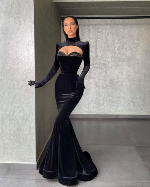 Elegance in black - gown with bolero gloves