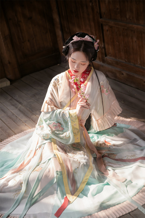 hanfugallery: chinese hanfu by 无衣饮羽汉服