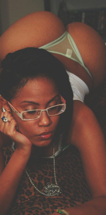 poundtheround:  Pound The Round - A blog for the dedicated.. addicted.. & totally obsessed booty loving fiends worldwide.