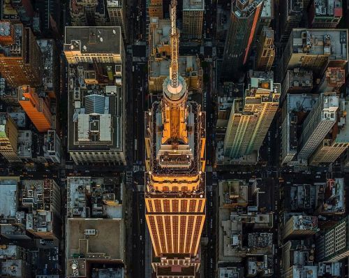 New York inspiration - Repost from @jeffreymilstein - Empire State Building at Sunset 26401604_75337