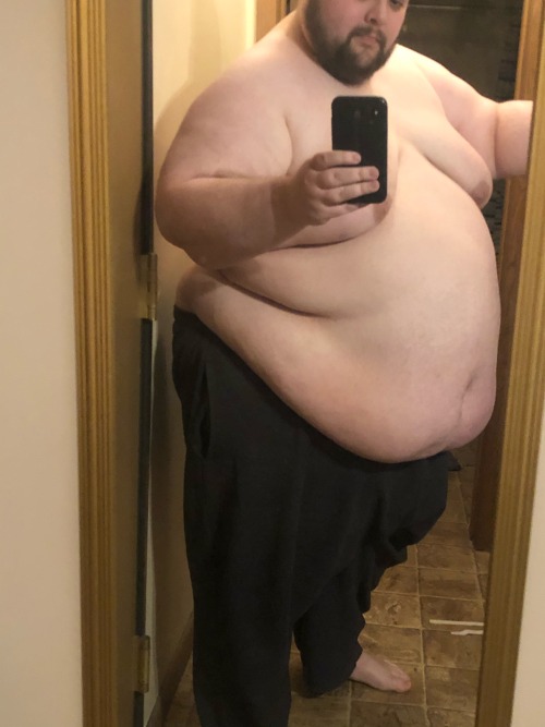 Porn photo bbdude123:Just finished dinner. 4000 calories