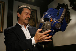 rocknrollout:  Happy 76th birthday to Peter Cullen! You’ve brought joy to millions of kids over the years as Optimus Prime, Eeyore, Ironhide, and so many more.  
