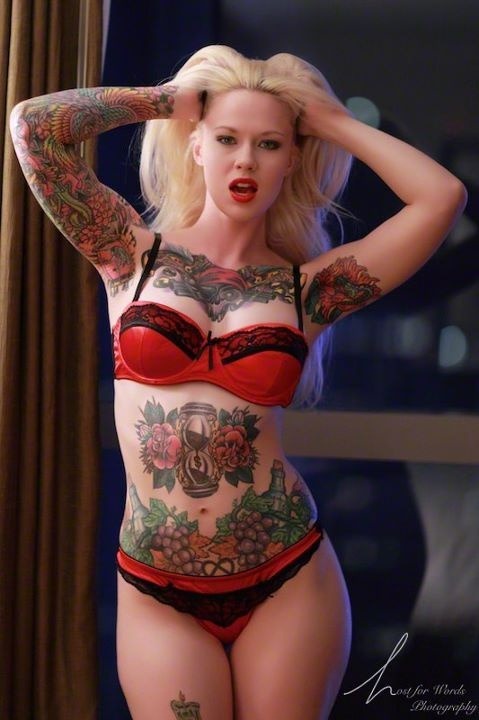 womenwithtatoos: