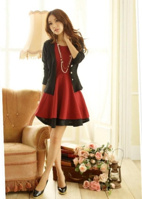 sissylikes:(via Asian Fashion / black buttons v neck slim short peplum elegant blazer)