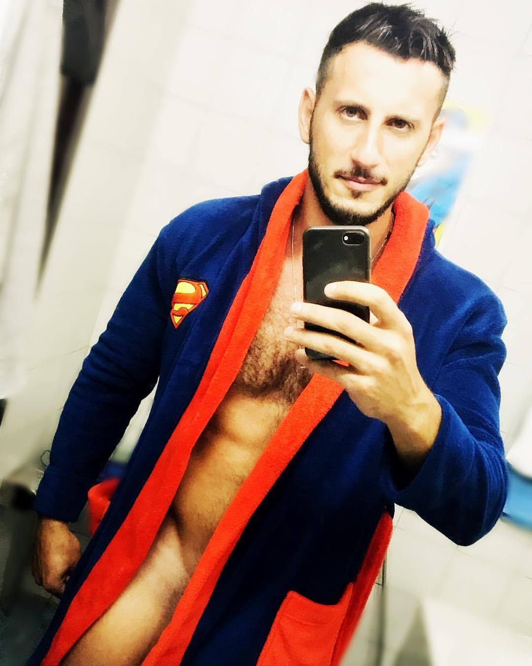 arabstud:  #photooftheday #Superman #pecs #beard #eyecontact #blue #red #browneyes