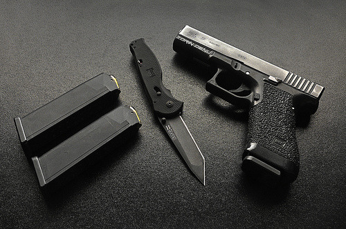 Sex gunsknivesgear:  SOG Flash and Glock by Zorin pictures