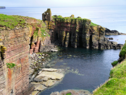 archaicwonder:  Bucholie Castle (formerly Lambaborg, home of the Viking pirate Sweyn Asleifsson), Freswick Bay, Caithness, ScotlandAround  1140, a fortress called Lambaborg was first built on this site by Sweyn  Asleifsson the notorious Viking pirate