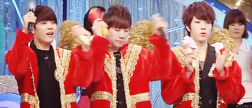 woomeh:  well, dont you three look excited… （ー ー；） 