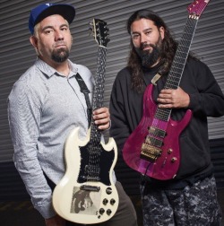 fuckyesdeftones:  Chino and Steph in the