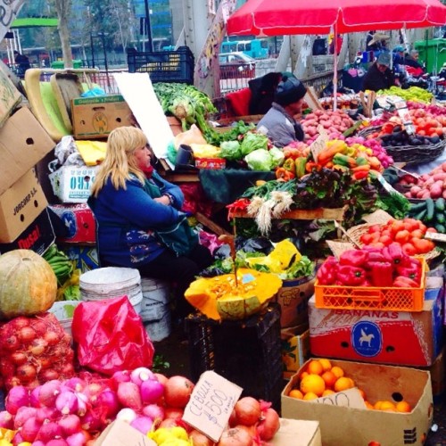 Puestos de fruta y verduras callejeros .. #verdulerías #mercado #ambulante