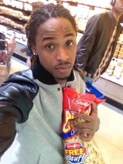 roastedpeanutz:  missinglinc:  roastedpeanutz:  I’ve never told more than one nigga how much I love animal crackers….I wanna do some freaky shit involved with animal crackers…let me think…  Animal crackers are my SMASH! Don’t corrupt them with