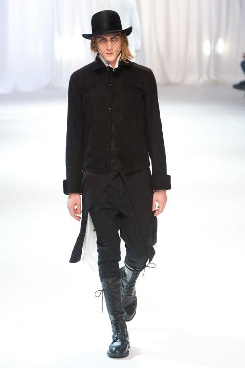 blackparadox:  Ann Demeulemeester FW13  Wow… just… wow… I can’t say 