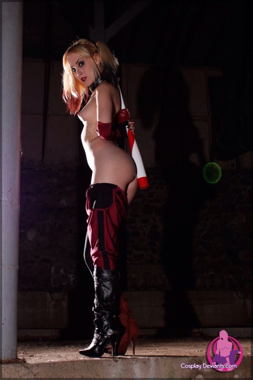 msdaniibabii:  Naughty Harley Quinn cosplay part 1 