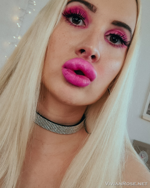 vivianrose-my-road-to-3500cc: ukddmanips:vivianroseofficial: Reblog if your horny Rn  ONLY THIS