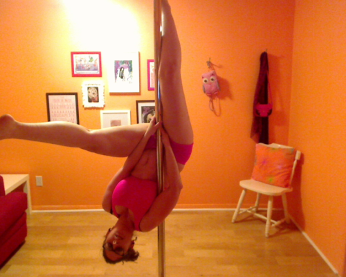 turbo-kitty:  pole dancing :D slowly slowly getting stronger