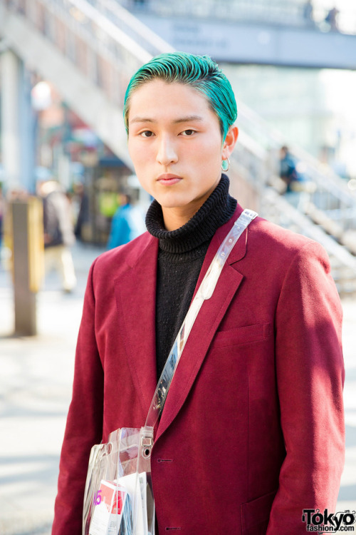 20-year-old Minori on the street in Harajuku wearing a burgundy blazer with a turtleneck, red pants,