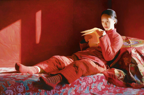 moonbeam-on-changan:Oil paintings by Chinese artist 王沂东(Wang Yidong)