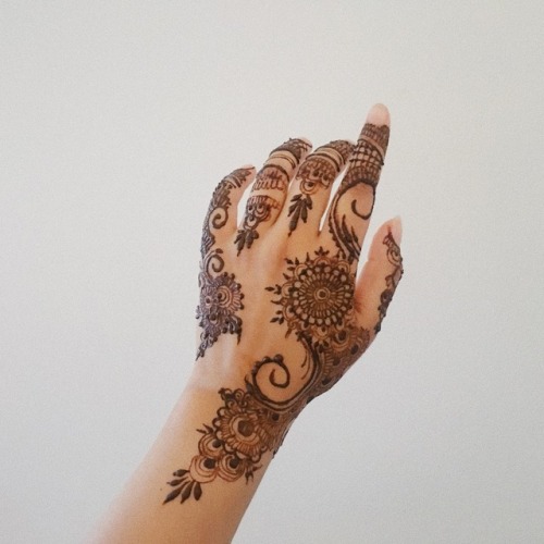 queerio-with-a-pen: bengurli: the old desi wives tale says the darker your henna stain turns out the