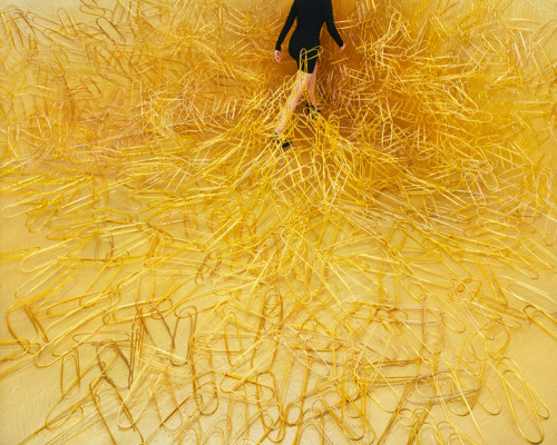archatlas:    JeeYoung Lee Since 2007,  Lee JeeYoung shoots the invisible. Whereas traditional photography submits extracts of reality to our eyes, the artist offers excerpts from her heart, her memory, or her dreams. Restrained by the inherent limits