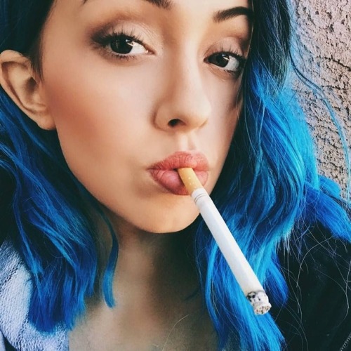 hotgsmokers:rickysmoker: Make sure to follow the amazing smoker @skittlezsmokes #smoking #smokingfet