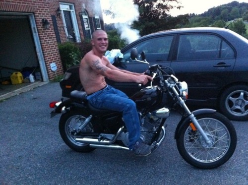 lovealphalads:- follow my blog for more strong straight alpha men and hot porn clips. lovealp
