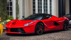 davidcoyne13:  Ferrari LaFerrari on Flickr.