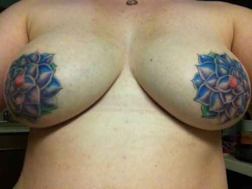 zayneeratt:  More boobs.