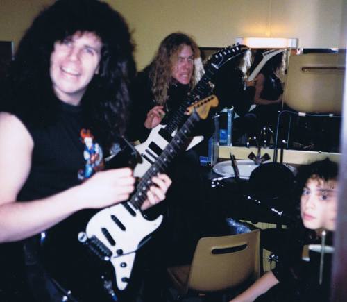 metallicadaily: Craig Wells, James and Kirk hanging in the tuning room on the Master of Puppets tour