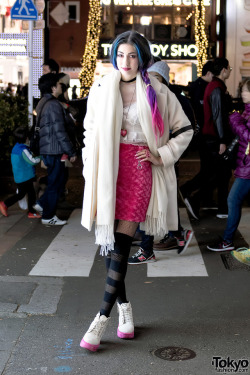 Tokyo-Fashion:  Manon On The Street In Harajuku Wearing A Nice Claup Coat Over A