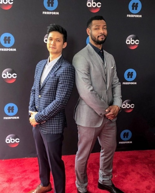 dailyharryshumjr:isaiahmustafa: I’m just trying to keep up with @harryshumjr #upfronts @freeform