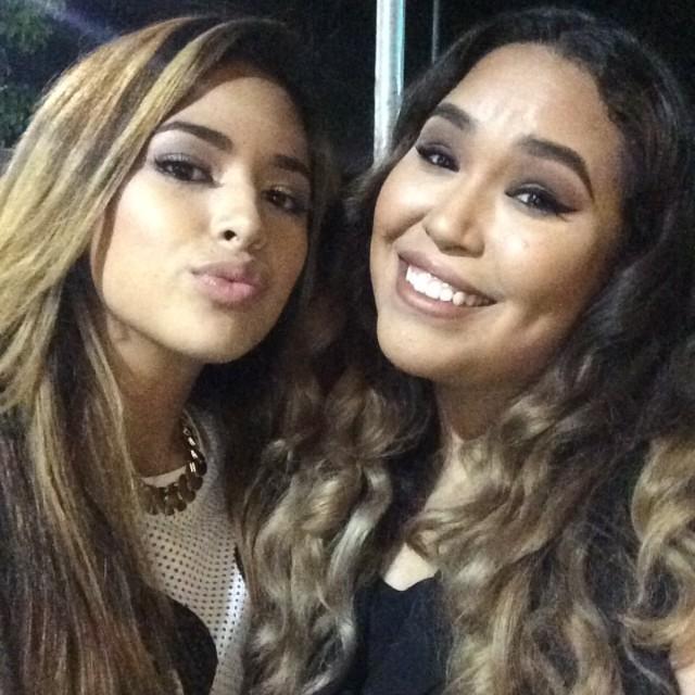 jasminev-news:  July 19th: Jasmine with some fans at Chris Brown vs. Quincy game