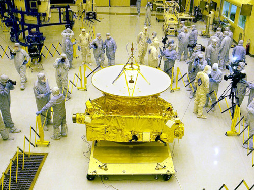 2015 May 31Photo OpExplanation: Members of the media, garbed in protective uniforms, view NASA&r