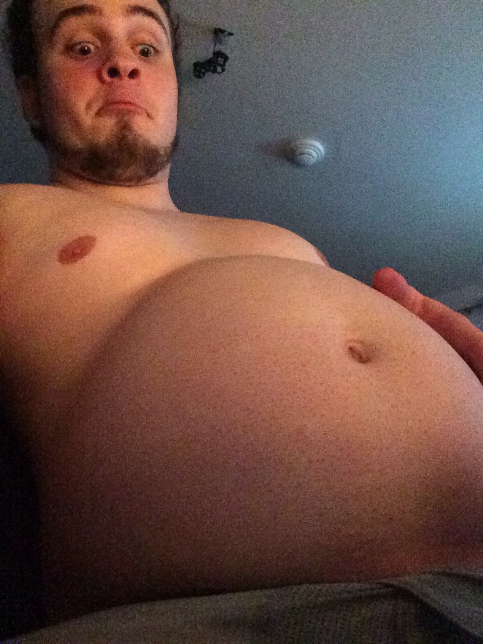 bellylover111:  Wow I just cant stop eating!!! My belly is getting so fucking big!!