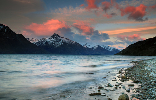 definitelydope:  Lake Wakatipu Sunset (by Celtics24) 