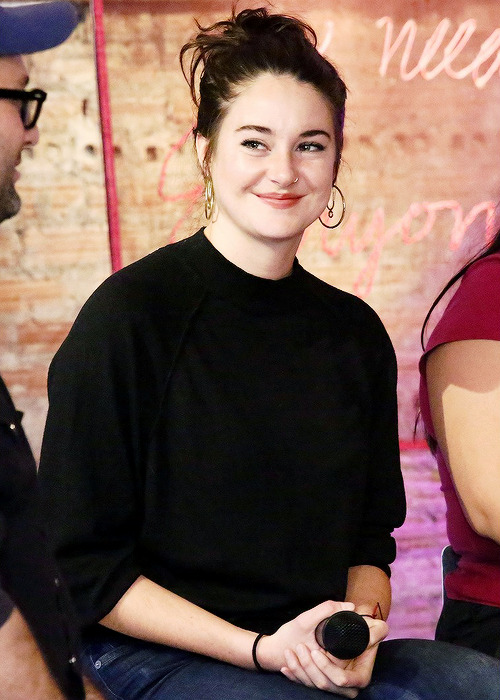 fuckyeahdamose:Shailene Woodley attends the Stand With Standing Rock Benefit at ABC Home & Carpe