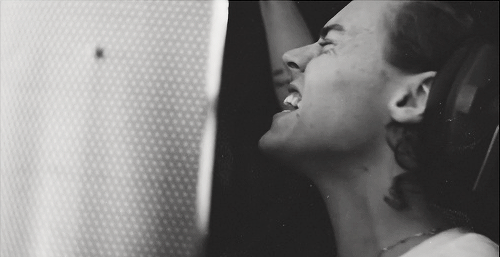 ohstylesno:  Recording the “or are you giving it to someone else?” lyric. 