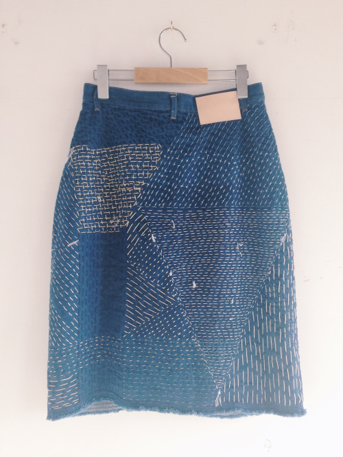 zazi 16ss “新しい気持ち”sashiko denim skirt “backside”/ navy