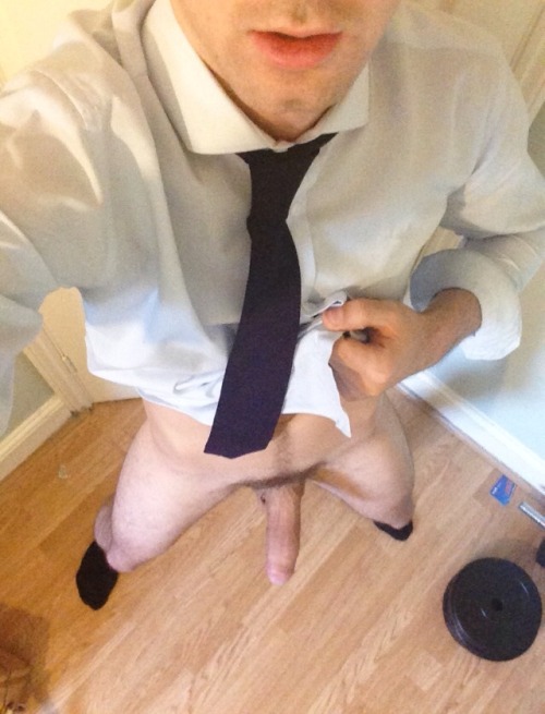 sambaaaa:  Guess who’s just home from work. Me.
