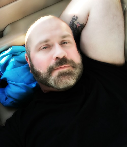 ruffhauzer:  I married that hooker💗💗💗💗