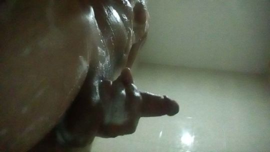 alfredoquiereleche:  Militar cachondo