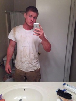 ksufraternitybrother:  SO FUCKING DELICIOUS!!!! KSU-Frat Guy:  Over 39,000 followers . More than 27,000 posts of jocks, cowboys, rednecks, military guys, and much more.   Follow me at: ksufraternitybrother.tumblr.com  damn homie&hellip; fucken hot