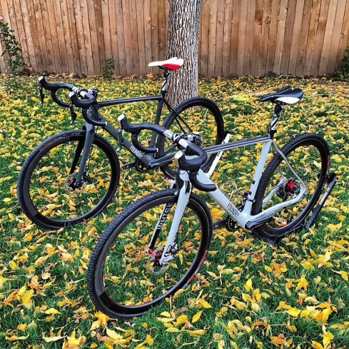 foundrycycles:  For this season, Tim’s main bike and his pit bike have identical set ups. Wheels: In